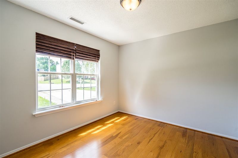 4412 River Edge Dr, Raleigh, NC 27604