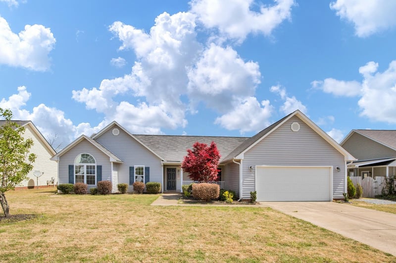 4413 Battle Forest Rd, Hope Mills, NC 28438