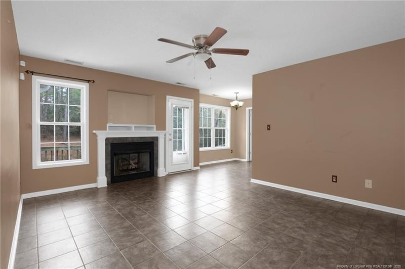 4413 Clifton Dr, Hope Mills, NC 28348