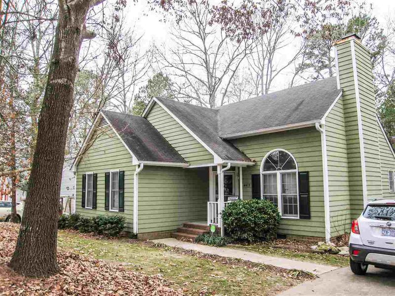 4413 Labrador Dr, Raleigh, NC 27616