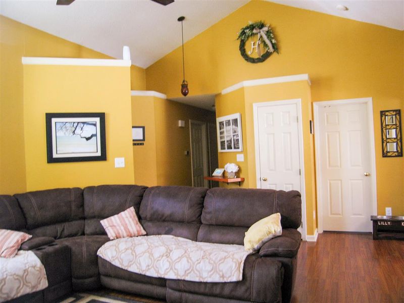 4413 Labrador Dr, Raleigh, NC 27616