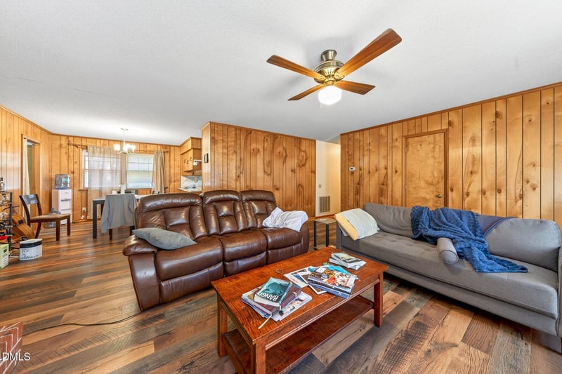 4416 Ridge Dr, Fuquay Varina, NC 27526