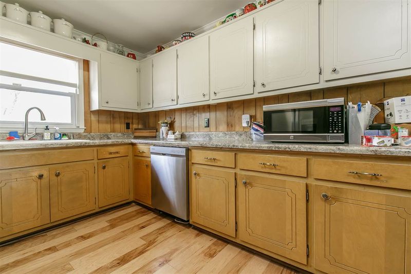 4417 Burch Bridge Rd, Burlington, NC 27217