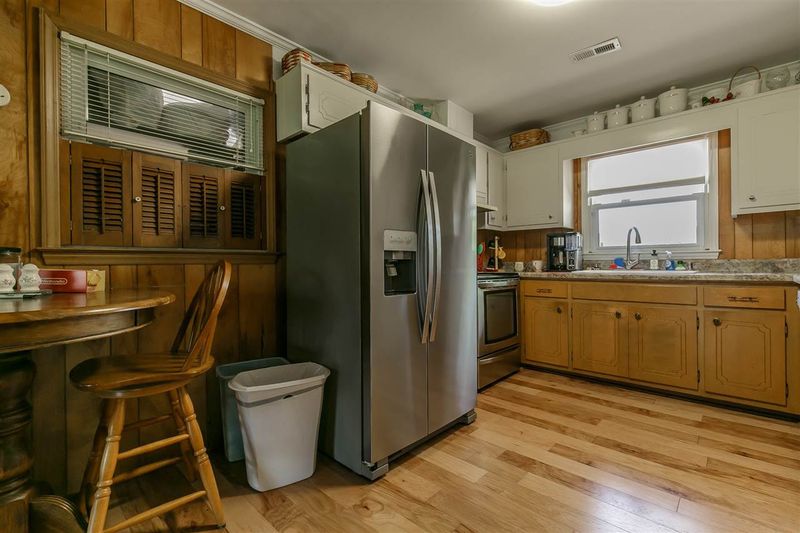 4417 Burch Bridge Rd, Burlington, NC 27217