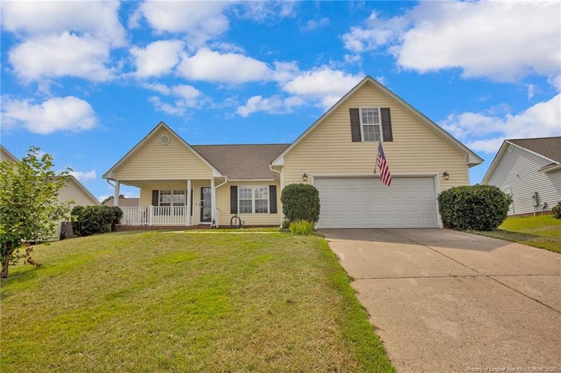 4418 Rose Meadow Dr, Hope Mills, NC 28348