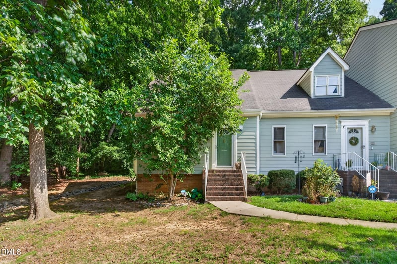 442 Oak Run Dr, Raleigh, NC 27606