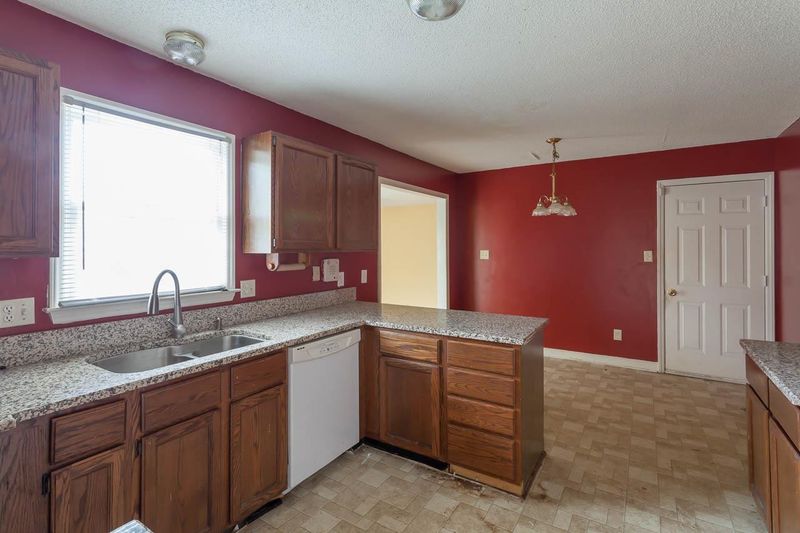 4428 Easthampton Dr, Raleigh, NC 27604