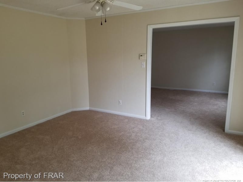 443 Shoreline Dr, Fayetteville, NC 28311