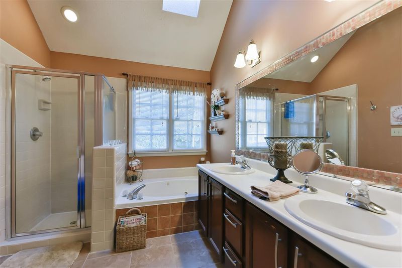 4432 Emmit Dr, Raleigh, NC 27604