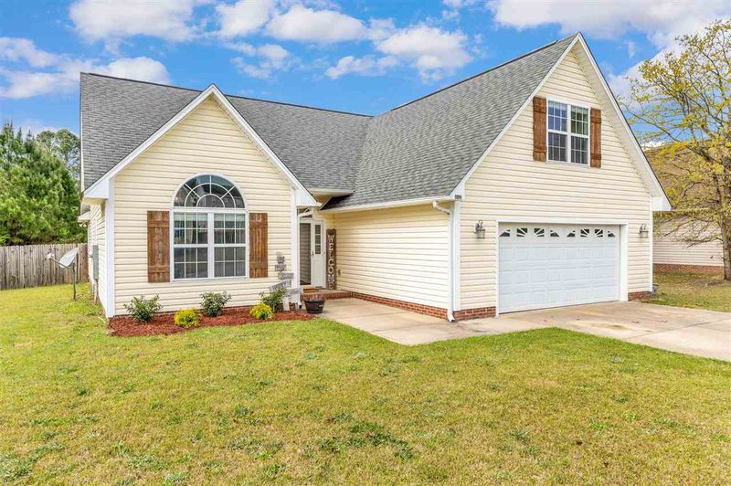 4432 Scenic Pines Dr, Hope Mills, NC 28348
