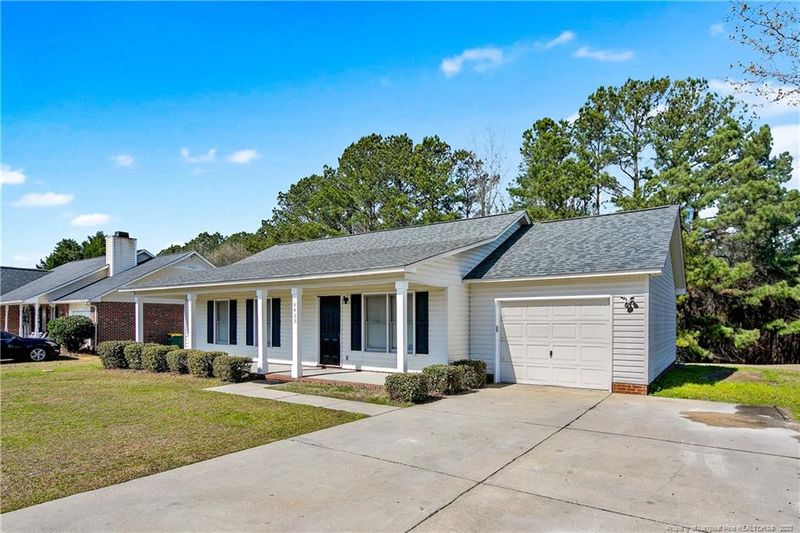 4433 Bishamon St, Hope Mills, NC 28348