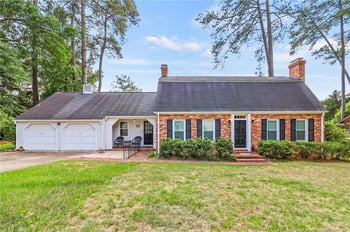 444 Holly Ln, Fayetteville, NC 28305