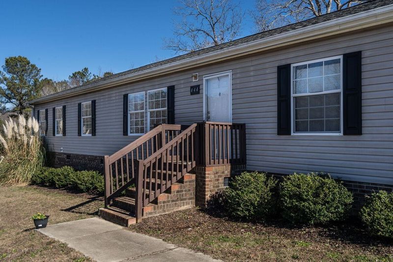 444 Sheffield Dr, Four Oaks, NC 27524
