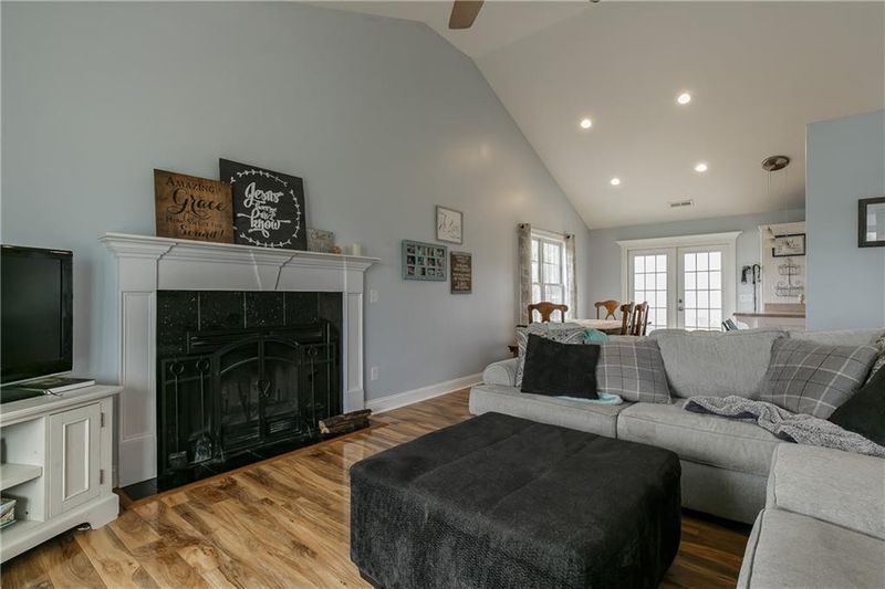 4446 Boyd Wright Rd, Burlington, NC 27215