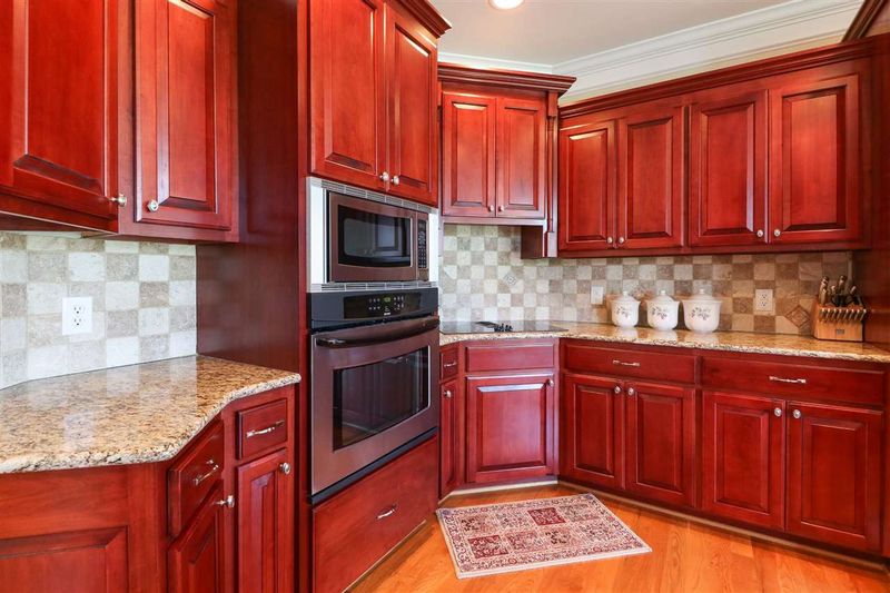 4446 Cornerstone Dr, Burlington, NC 27215