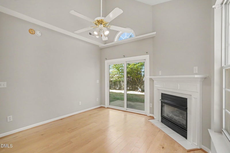 445 Commons Dr, Holly Springs, NC 27540