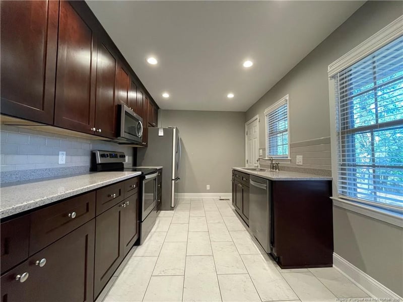 445 Mcphee Dr, Fayetteville, NC 28305