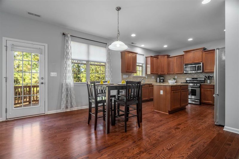 445 Sandy Whispers Pl, Cary, NC 27519