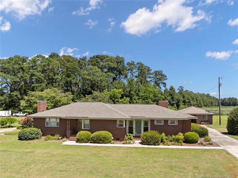 4457 Clinton Rd, Fayetteville, NC 28312
