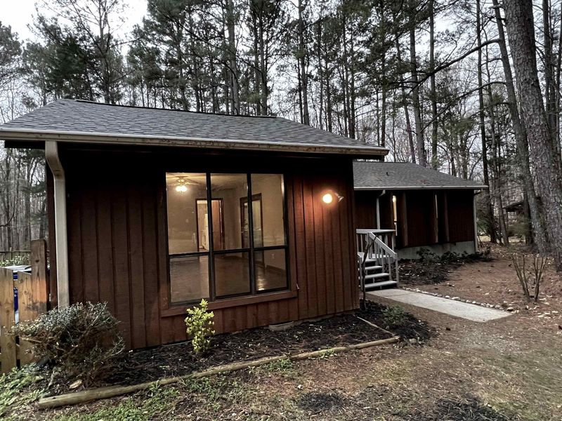 446 Robin Rd, Chapel Hill, NC 27516
