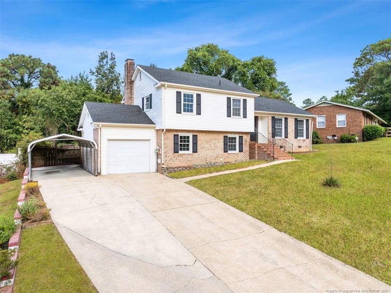 446 Shoreline Dr, Fayetteville, NC 28311