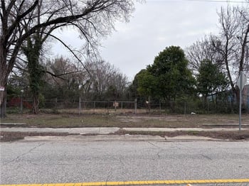 447 Hillsboro St, Fayetteville, NC 28301