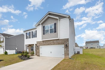 448 Blue Aspen Dr, Fuquay Varina, NC 27526