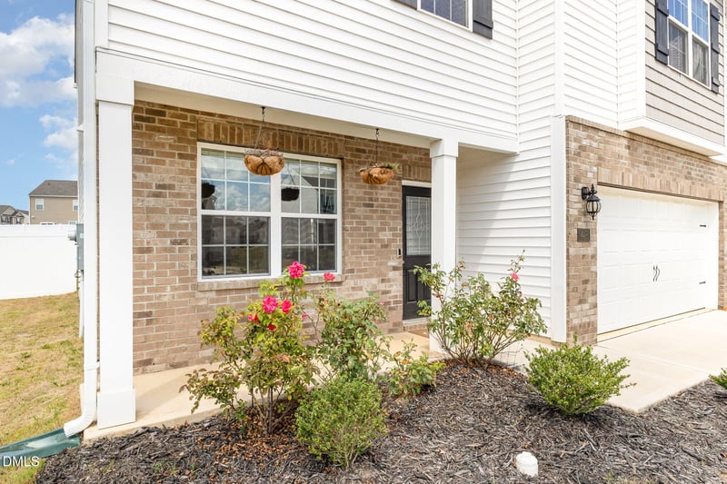 448 Blue Aspen Dr, Fuquay Varina, NC 27526