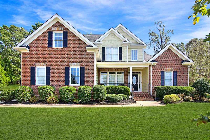 448 Kintyre Dr, Clayton, NC 27520