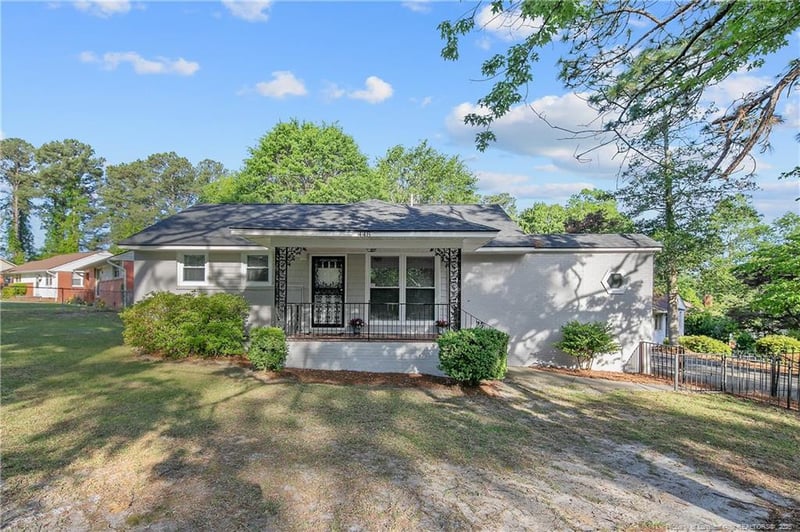 448 Mcrae Dr, Fayetteville, NC 28305