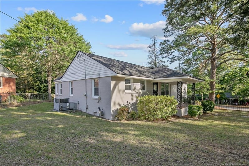 448 Mcrae Dr, Fayetteville, NC 28305
