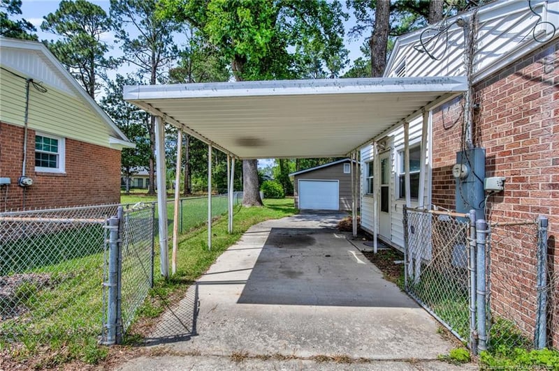 448 Morningside Dr, Fayetteville, NC 28311