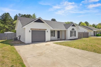 448 Northwoods Dr, Raeford, NC 28376