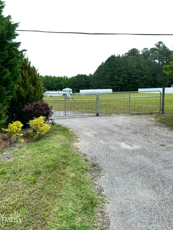 4482 Nc 39 , Louisburg, NC 27549