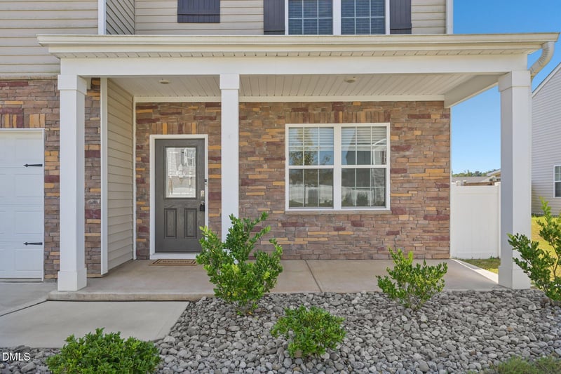 449 Blue Aspen Dr, Fuquay Varina, NC 27526