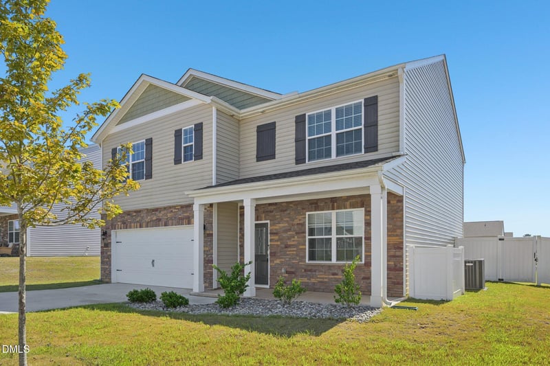 449 Blue Aspen Dr, Fuquay Varina, NC 27526