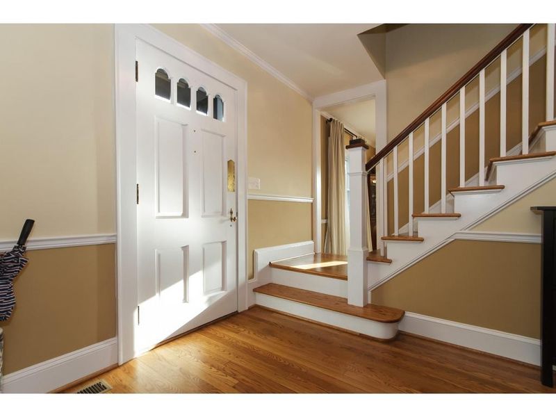 449 Parkview Dr, Burlington, NC 27215