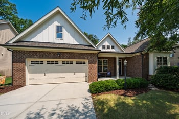 449 Sippihaw Oaks Dr, Fuquay Varina, NC 27526
