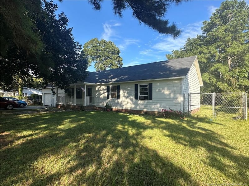 4491 Tonric Dr, Hope Mills, NC 28348