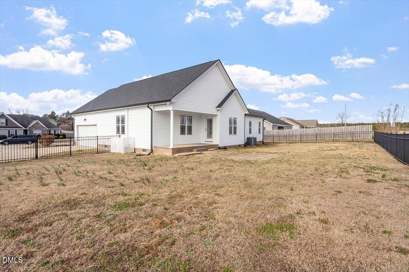 45 Braddock Dr, Lillington, NC 27546