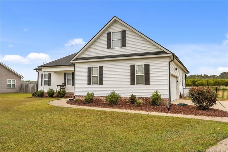 45 Braddock Dr, Lillington, NC 27546