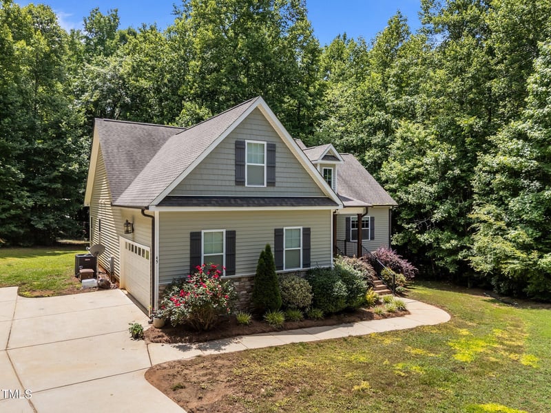45 Chaucer Ct, Zebulon, NC 27597