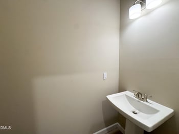 45 Diamond Creek Dr, Zebulon, NC 27597