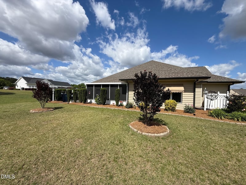45 Glenfield Dr, Dunn, NC 28334