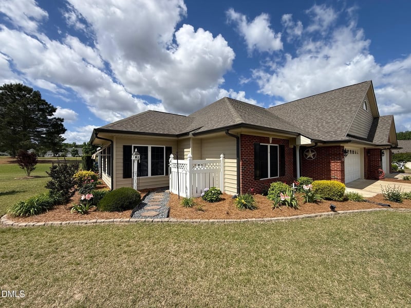 45 Glenfield Dr, Dunn, NC 28334