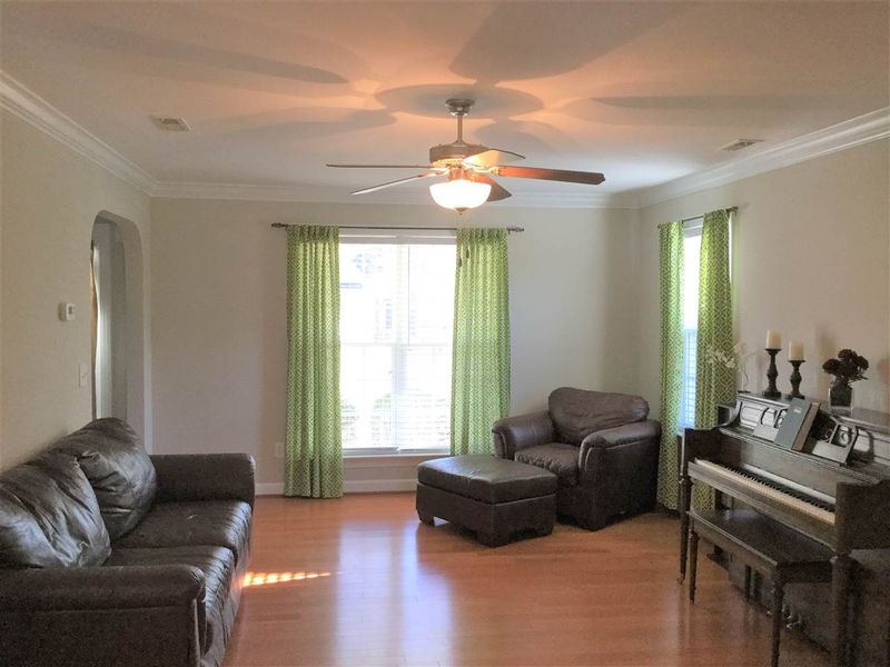 45 E Hackberry Ln, Youngsville, NC 27596