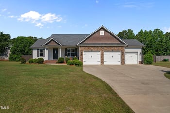 45 Hawley Ridge Dr, Dunn, NC 28334