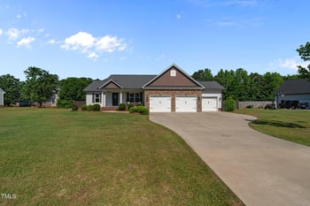 45 Hawley Ridge Dr, Dunn, NC 28334