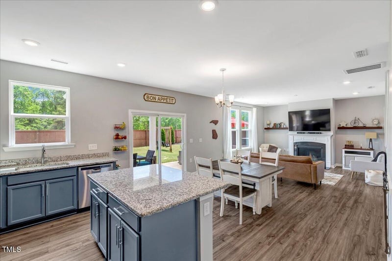 45 Iris Dr, Youngsville, NC 27596