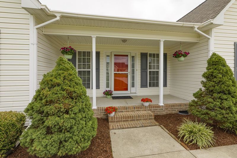 45 Packhouse Ct, Angier, NC 27501